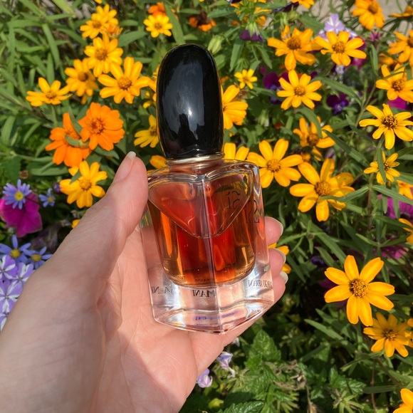 Genuine & Authentic Giorgio Armani Si Sephora Luxury Old Money Floral $100.00 - Picture 3 of 8